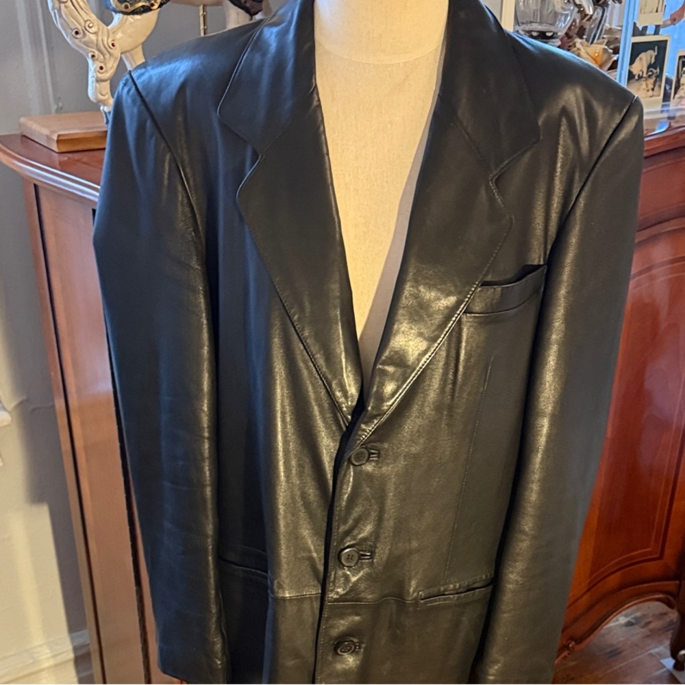 Men’s World Classic Black Leather Blazer